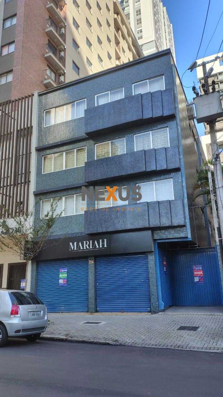 Prédio Comercial no Centro de Curitiba: Alto Fluxo e Versatili...