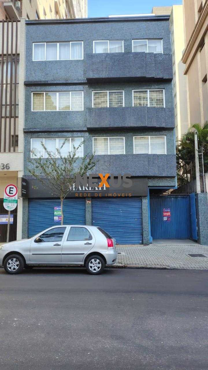 Prédio Comercial no Centro de Curitiba: Alto Fluxo e Versatili...