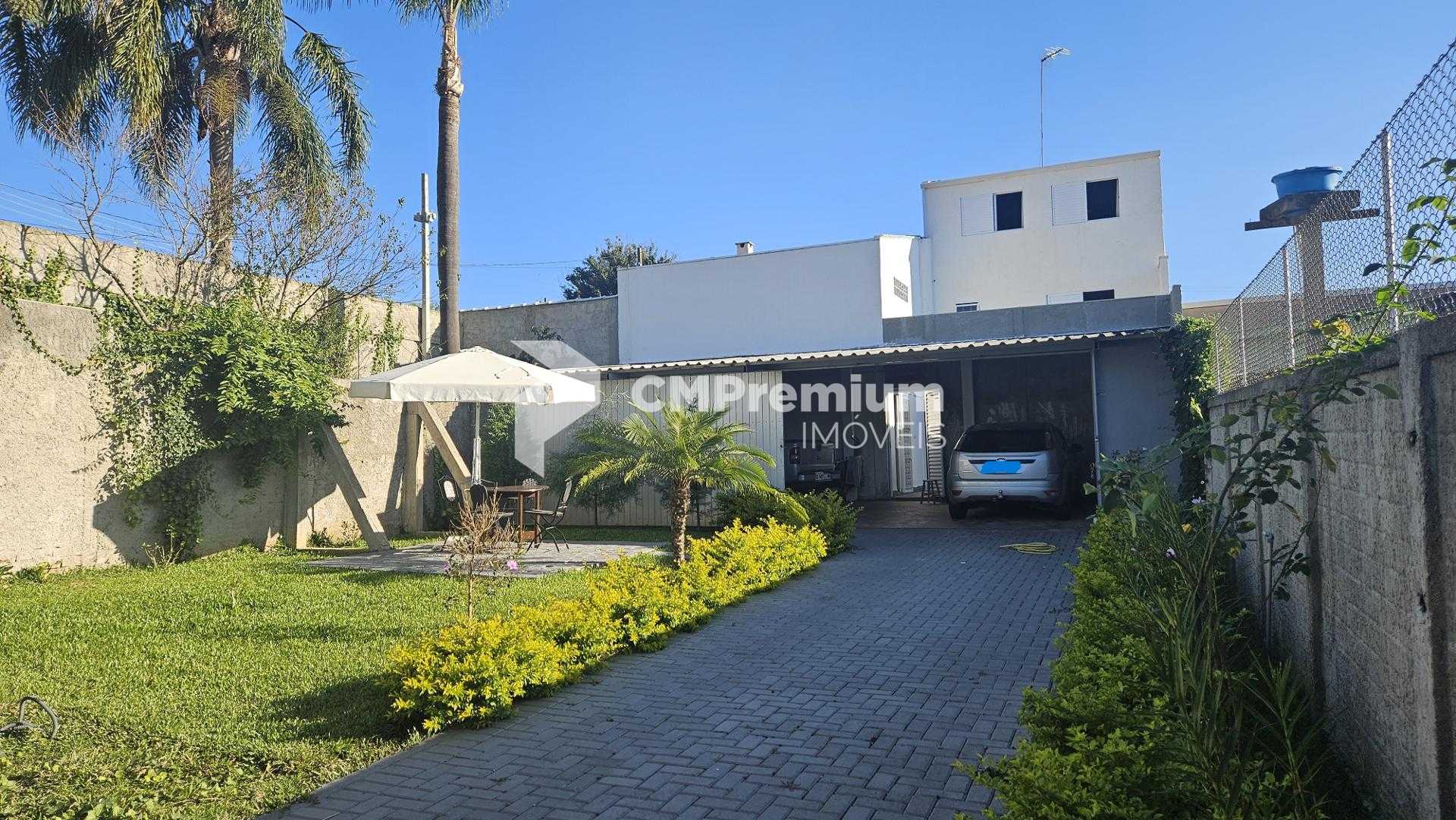 Terreno de esquina 316m  com área construída à venda em Araucá...