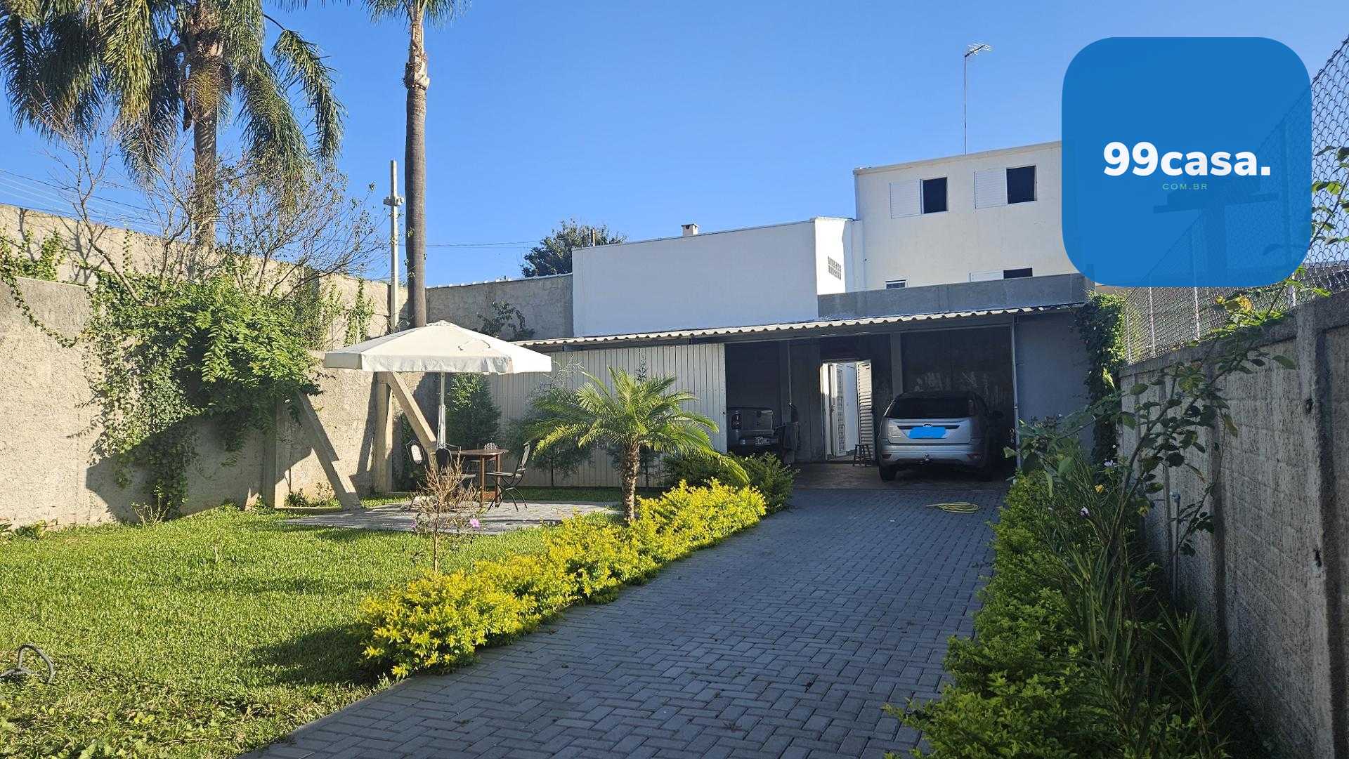 Terreno de esquina 316m  com área construída à venda em Araucá...