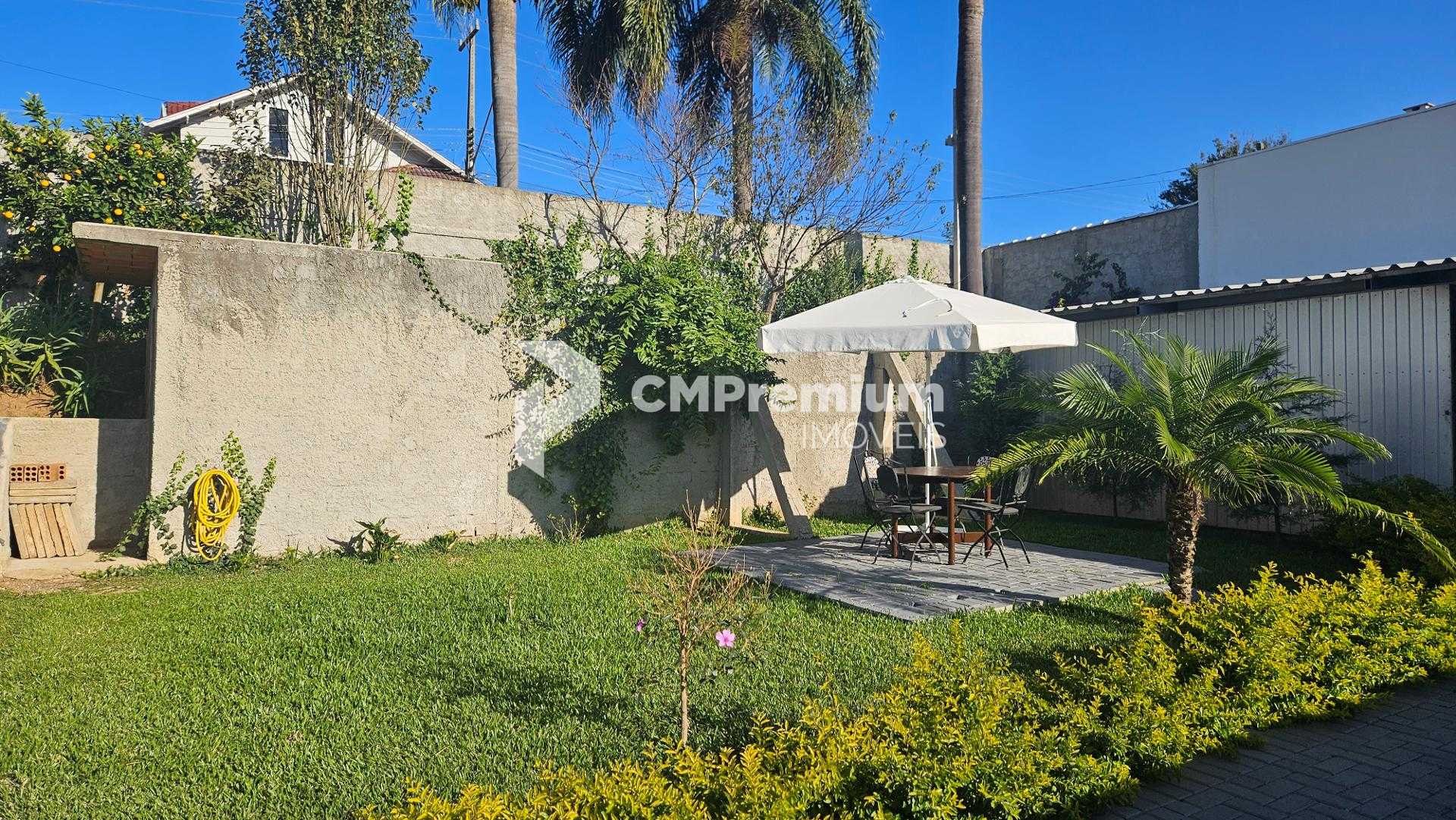 Terreno de esquina 316m  com área construída à venda em Araucá...