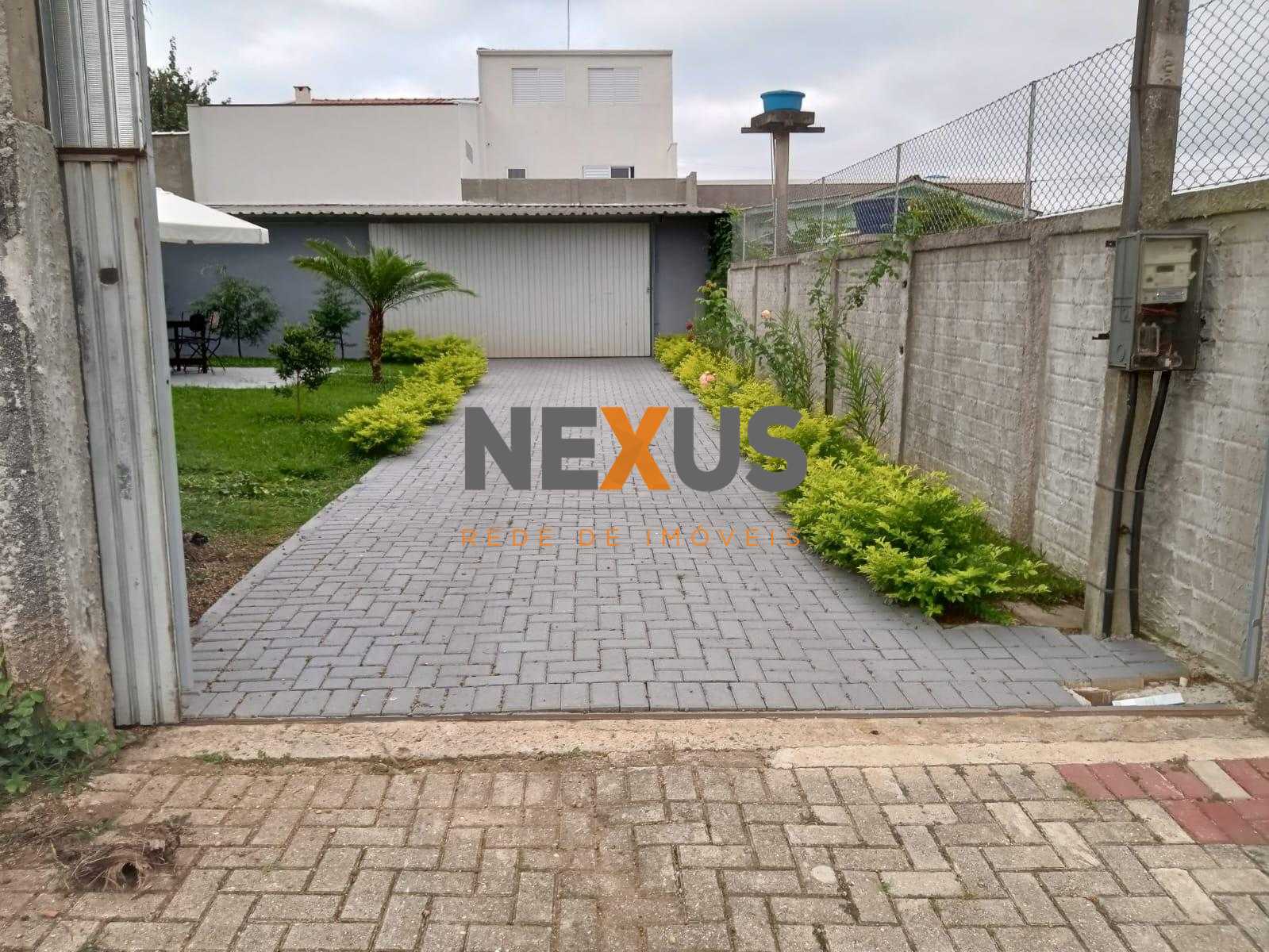 Casa com 57m  em terreno de  316m , esquina,  em Araucária  Ba...