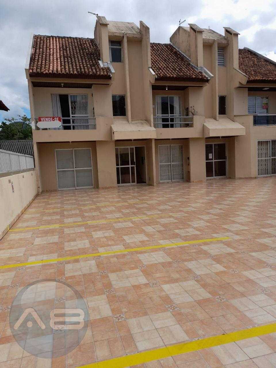 Apartamento Duplex Mobiliado em Matinhos com 3 Quartos, Churra...