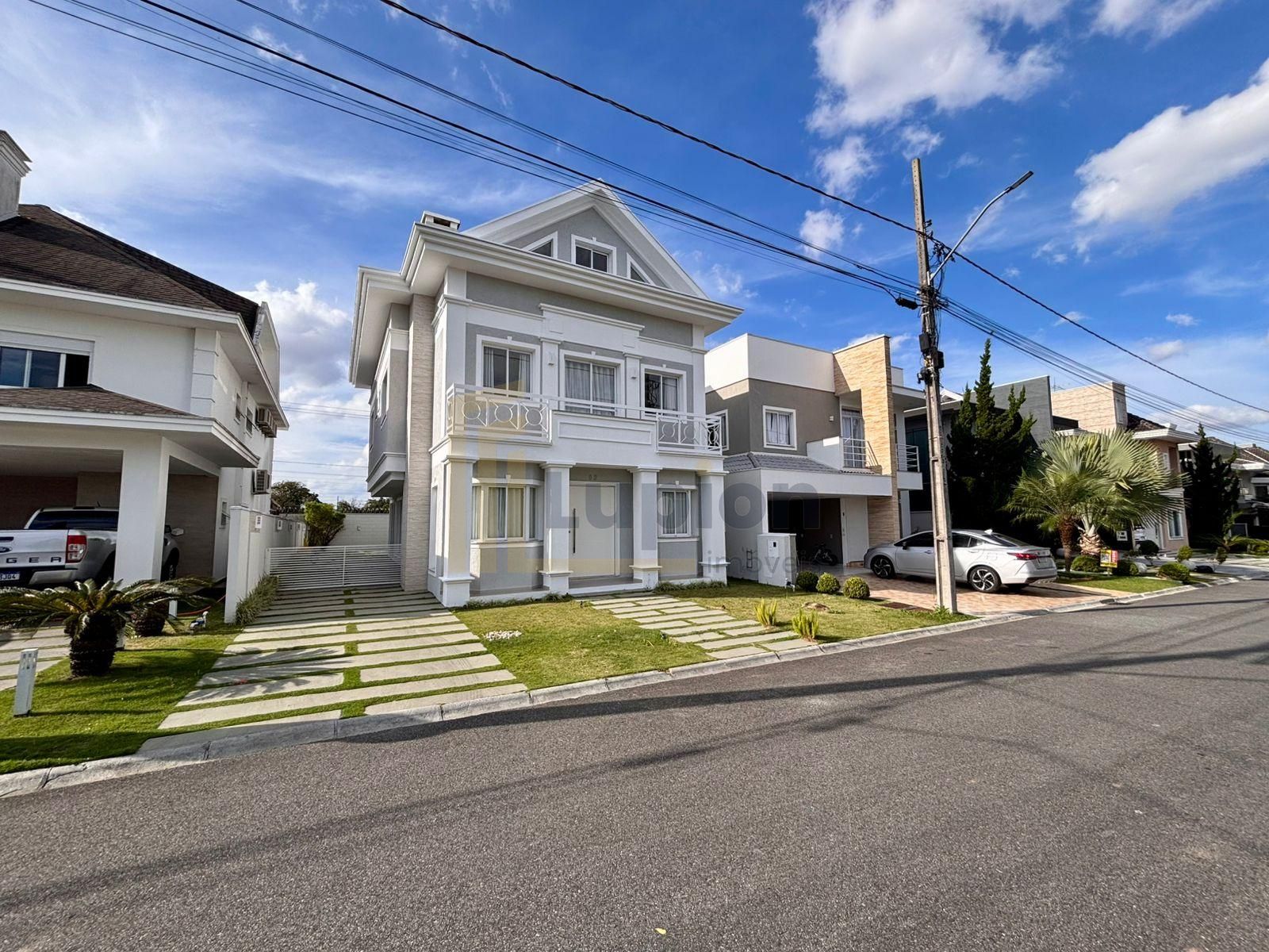 Casa de Alto Padrão à Venda em Condomínio  no Pinheirinho  Cur...