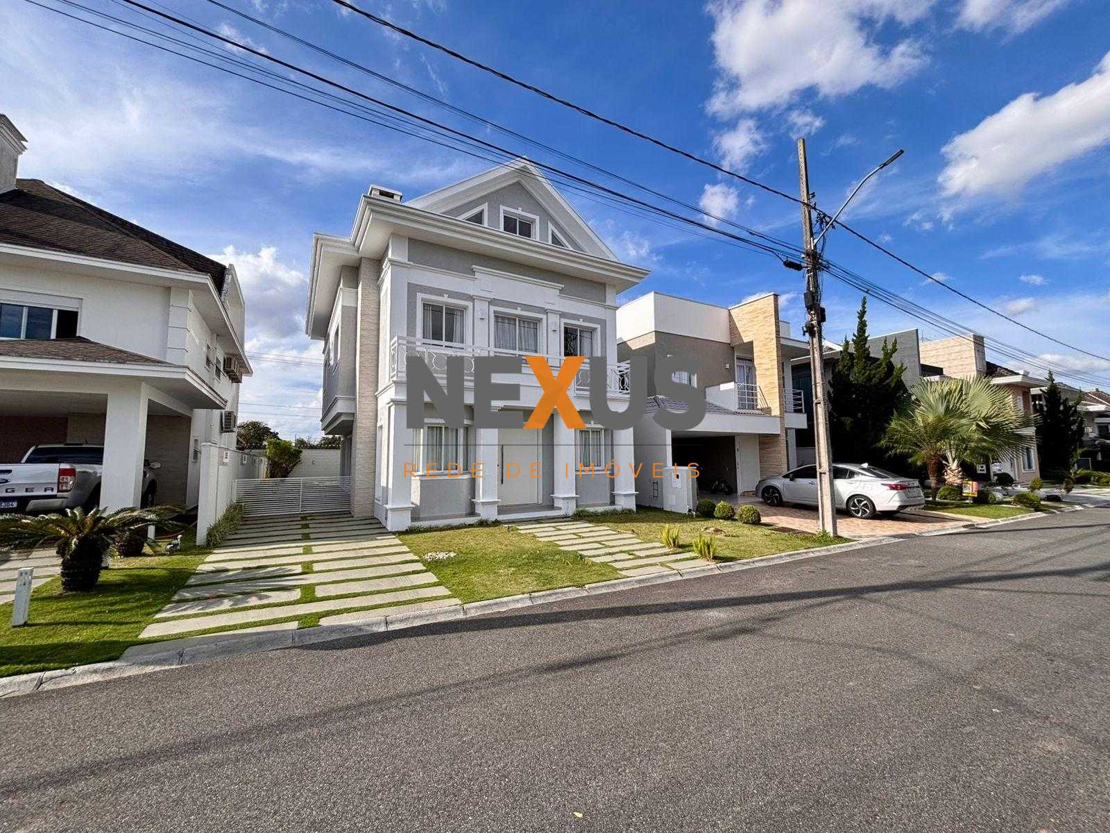 Casa de Alto Padrão à Venda em Condomínio  no Pinheirinho  Cur...