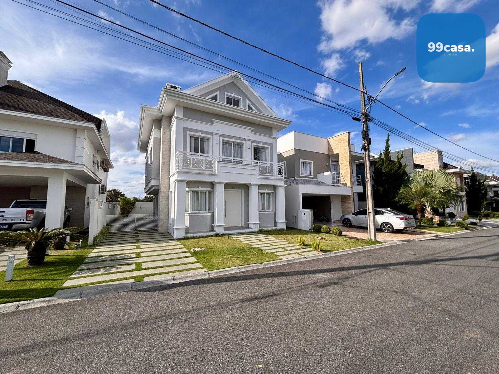 Casa de Alto Padrão à Venda em Condomínio  no Pinheirinho  Cur...