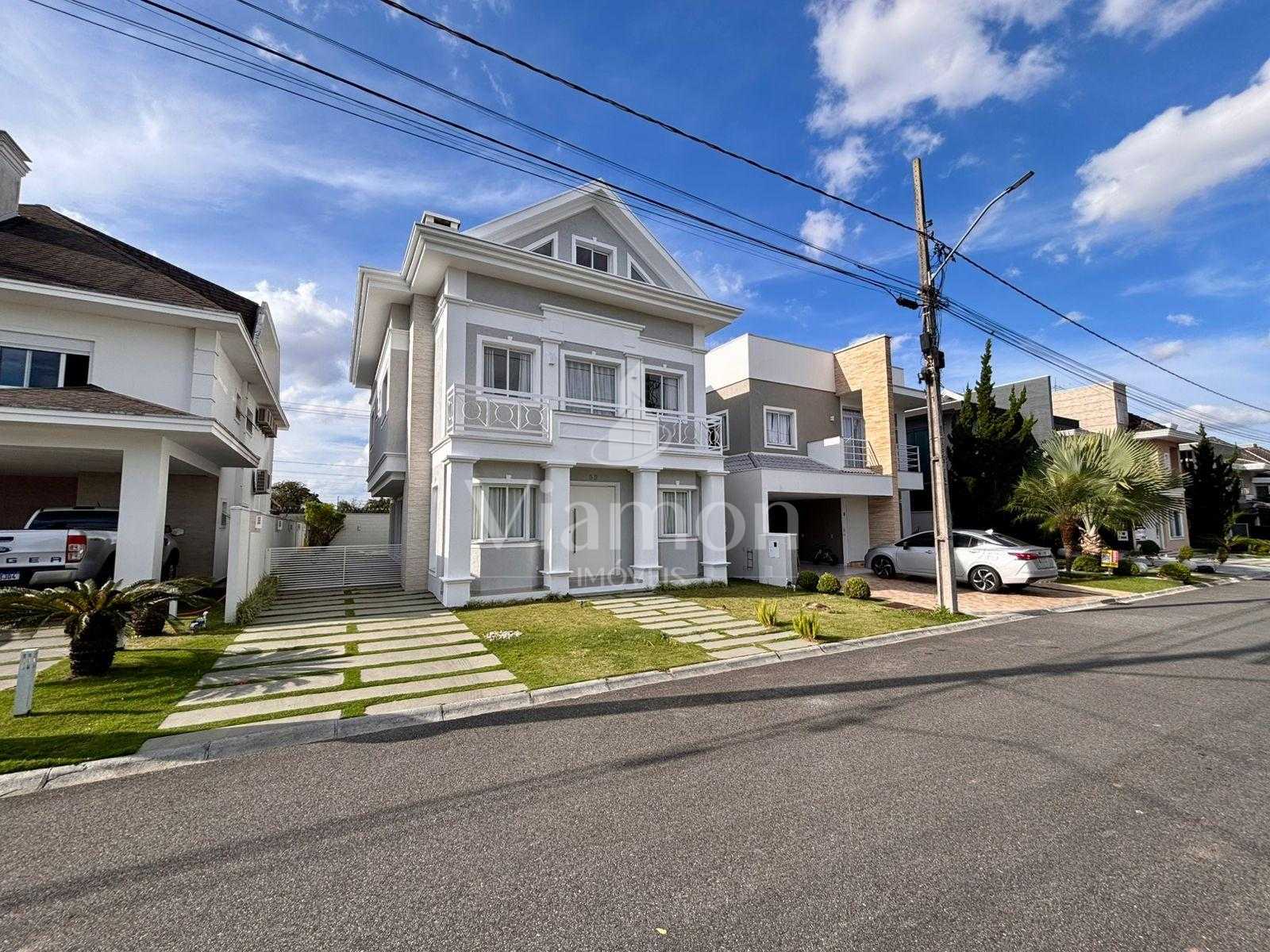 Casa de Alto Padrão à Venda em Condomínio  no Pinheirinho  Cur...