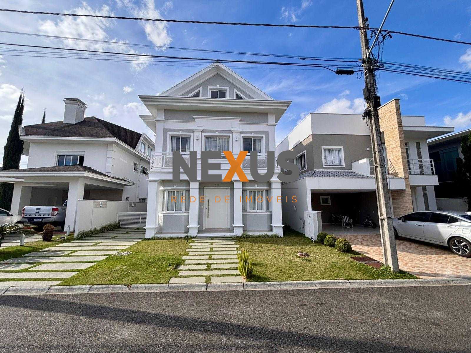 Casa de Alto Padrão à Venda em Condomínio  no Pinheirinho  Cur...