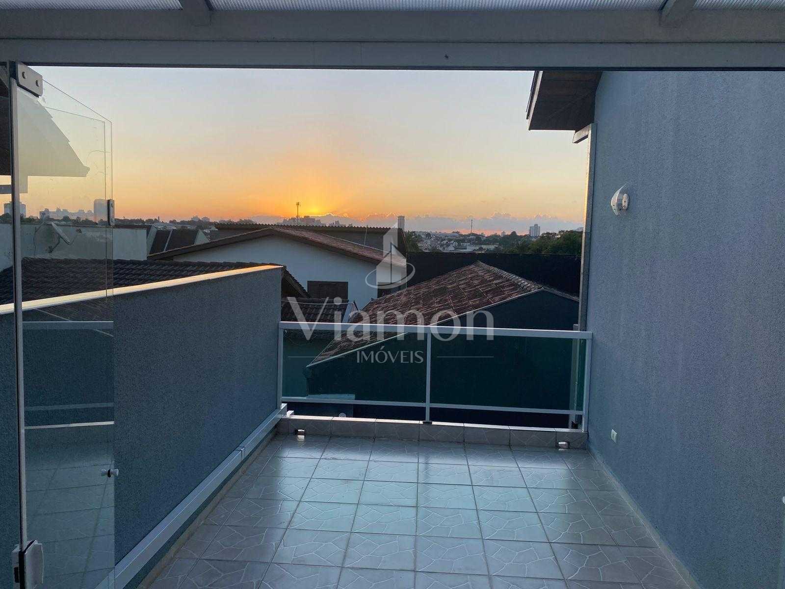 Sobrado em Condomínio Fechado no Xaxim  Conforto, Privacidade ...