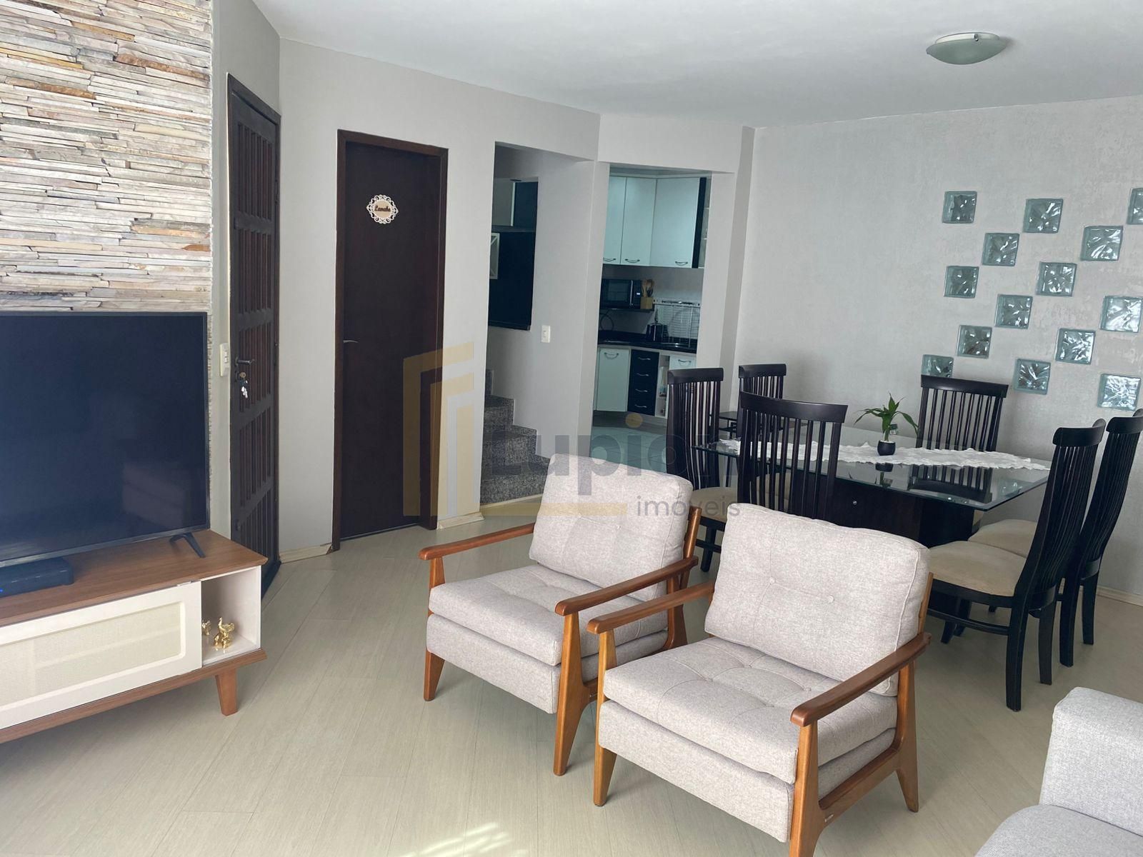 Sobrado em Condomínio no Xaxim | 127m  Totais | Segurança, Loc...