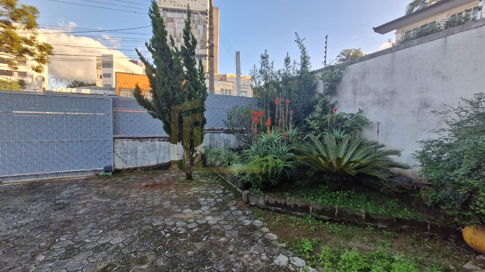 Excelente Casa Comercial no São Francisco  Ideal para Escritór...