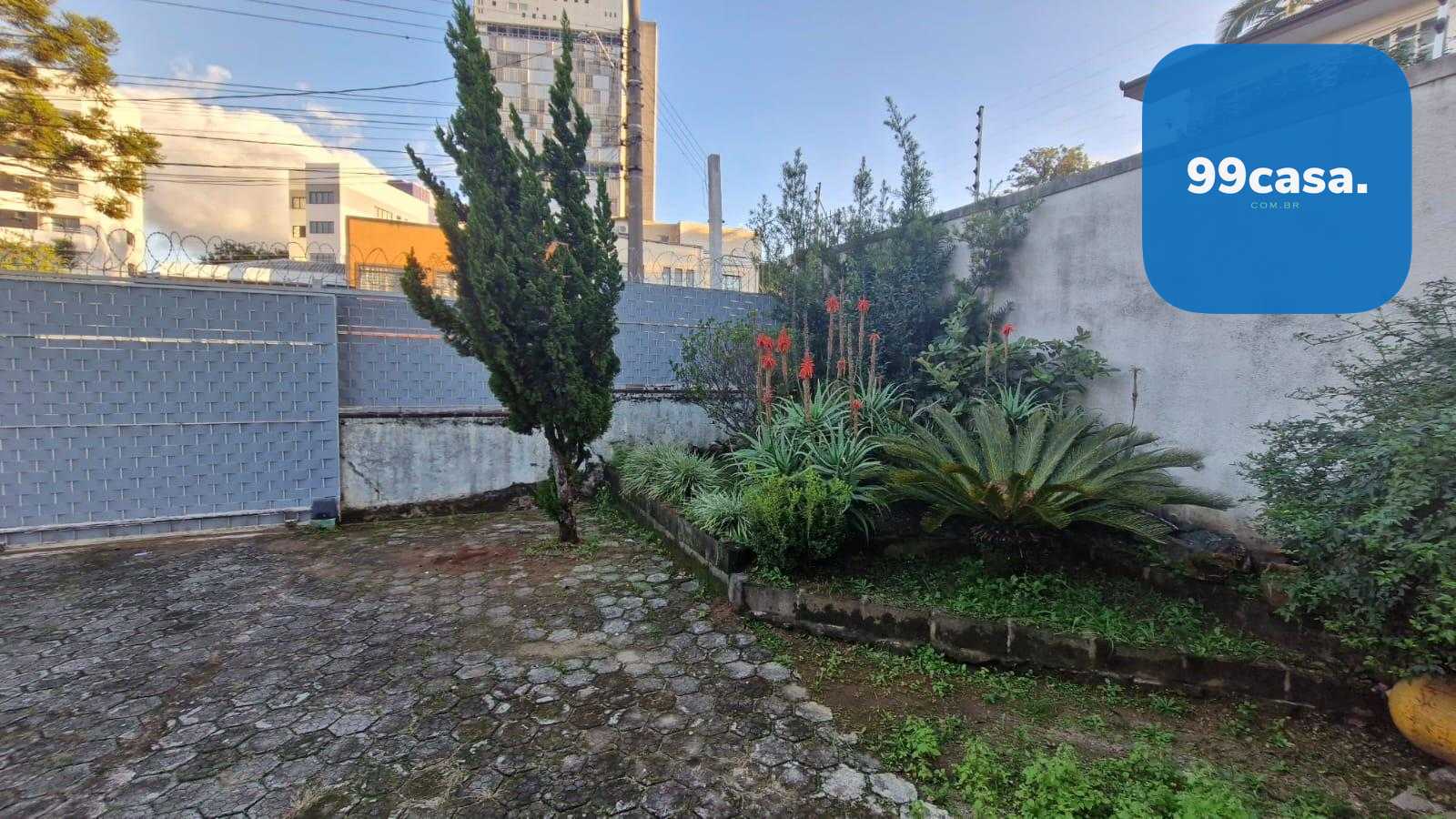 Excelente Casa Comercial no São Francisco  Ideal para Escritór...