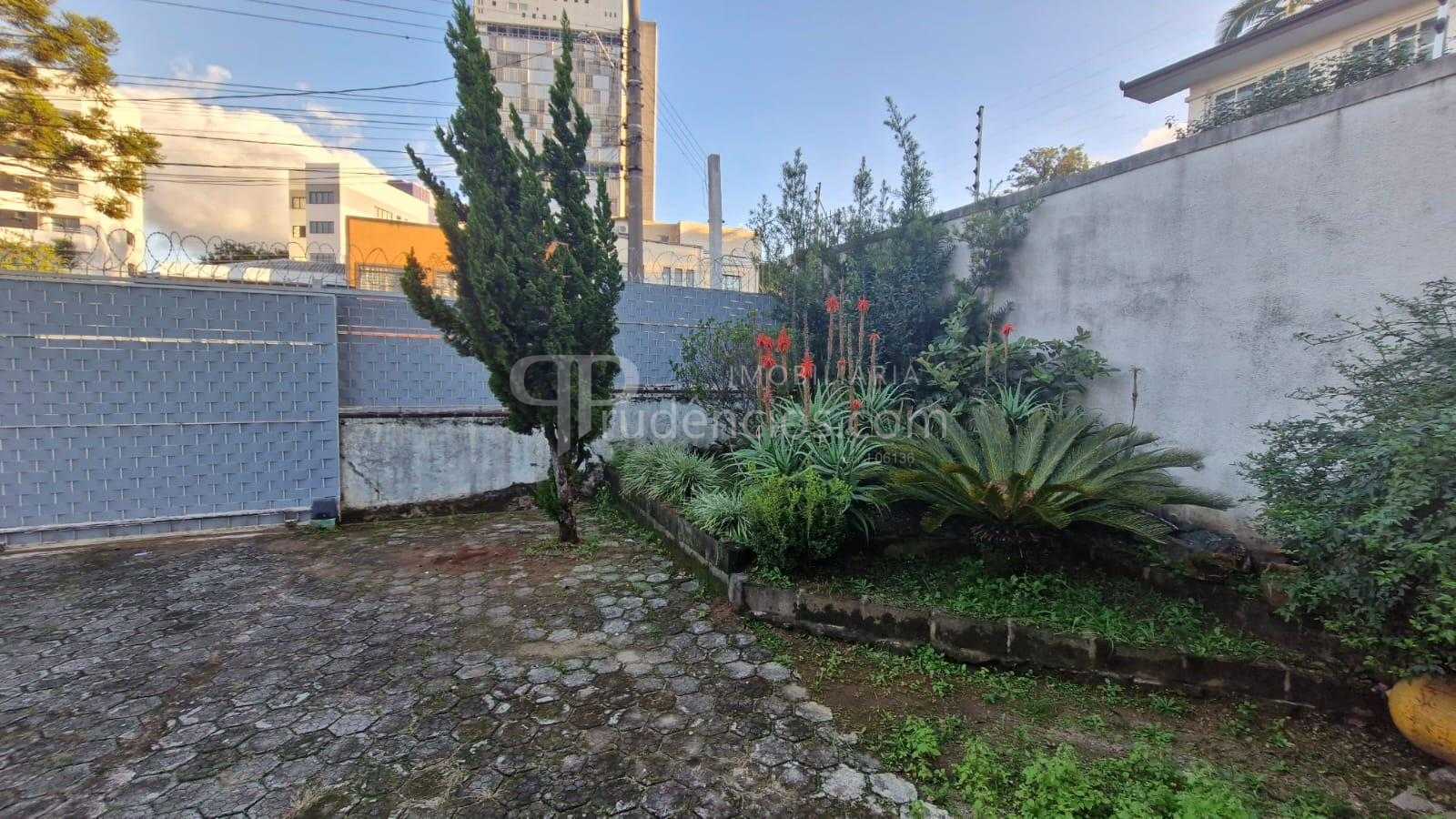 Excelente Casa Comercial no São Francisco  Ideal para Escritór...