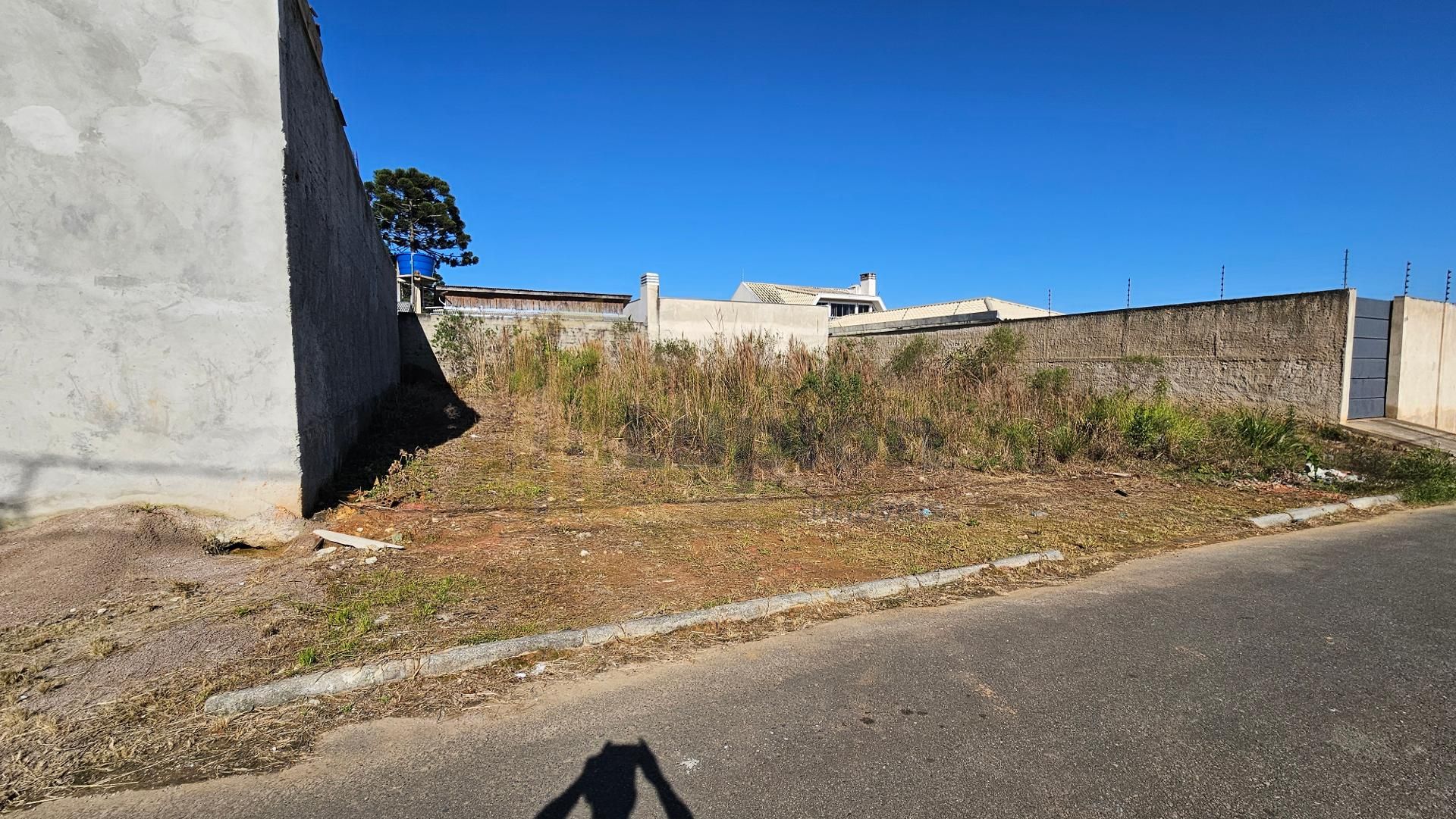  Terreno Plano em Bairro de Ótimo Padrão 200m , Ótima Frente e...