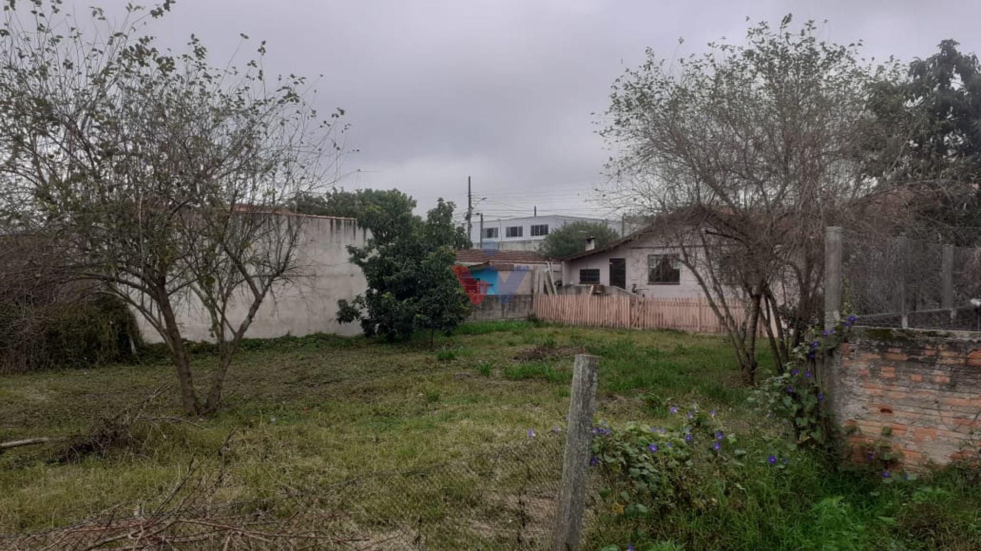 Terreno de 770m  com Duas Casas em Araucária. Excelente Oportu...