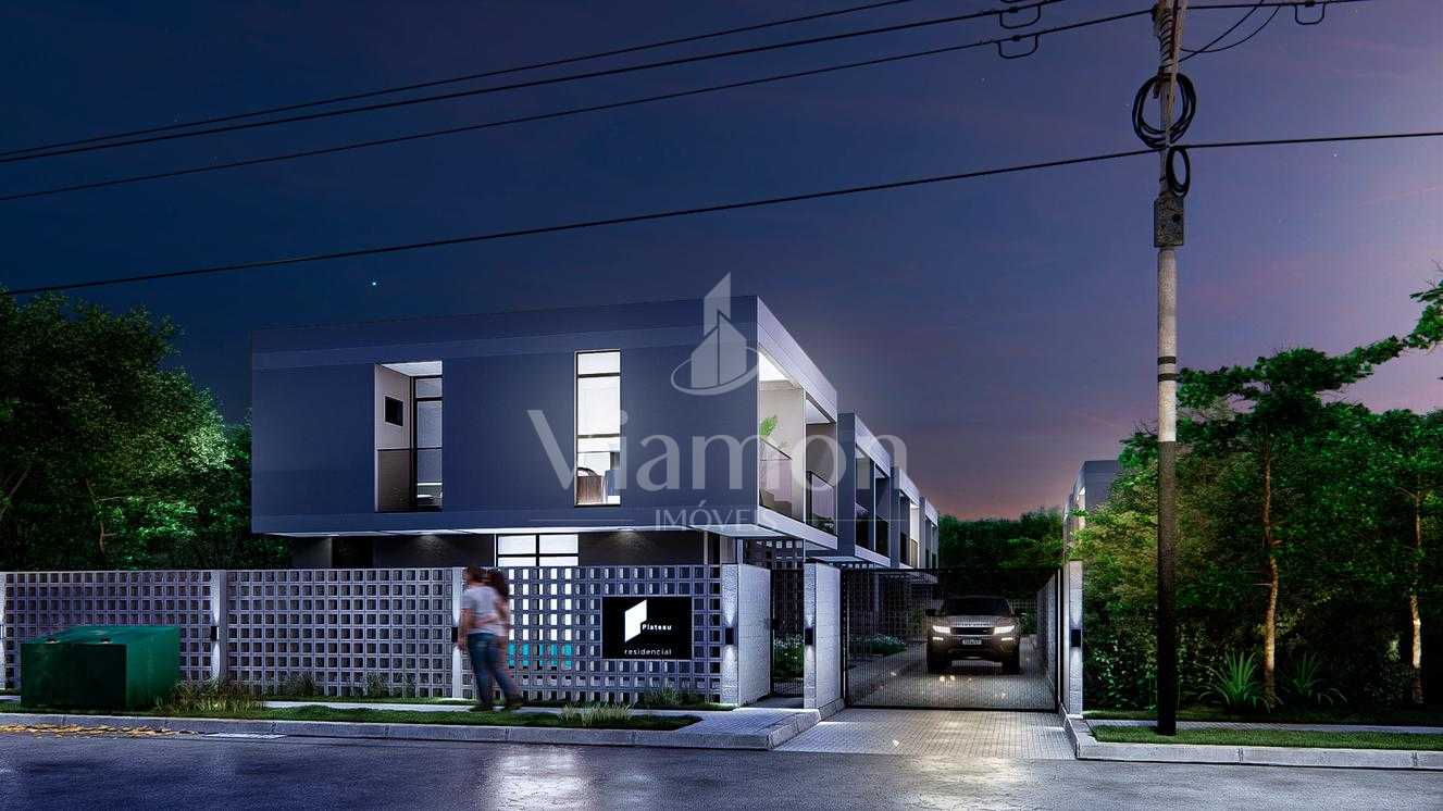 Sobrado em Caiobá a 850m da Praia, 2 Quartos, Suíte e Churrasq...