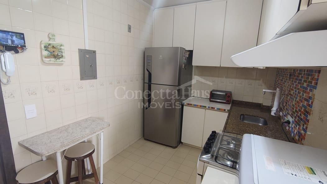 Apartamento Reformado no Água Verde por 489.000,00, 72m , 2 Qu...