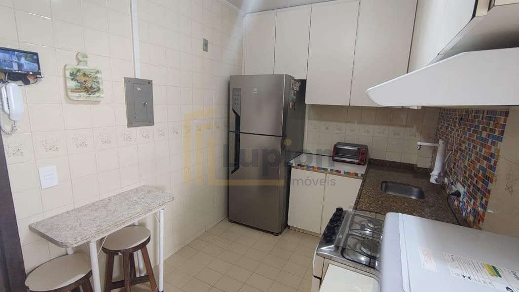 Apartamento Reformado no Água Verde por 489.000,00, 72m , 2 Qu...