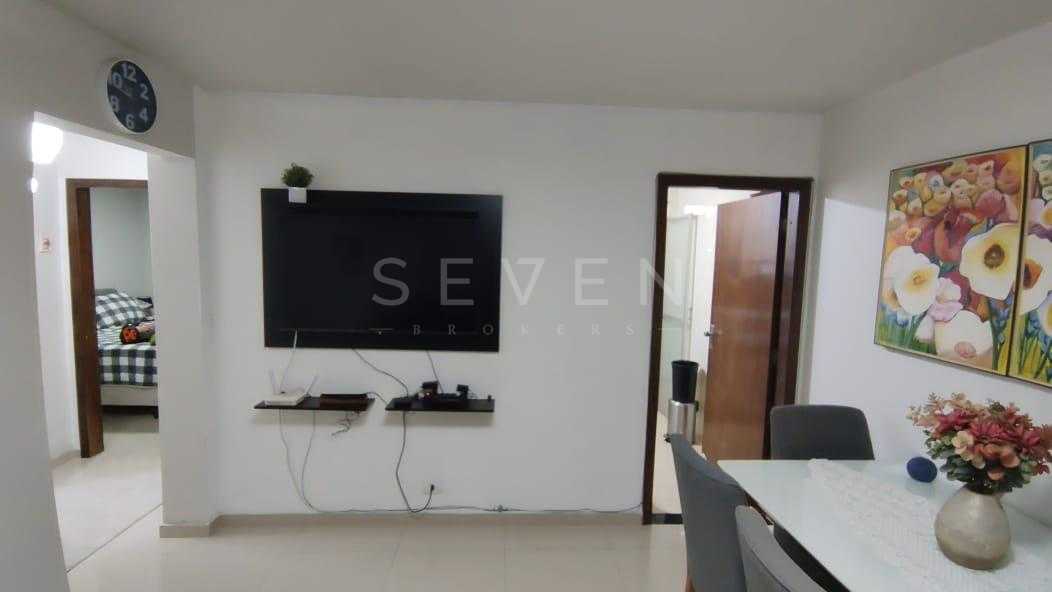 Apartamento Reformado no Água Verde por 489.000,00, 72m , 2 Qu...