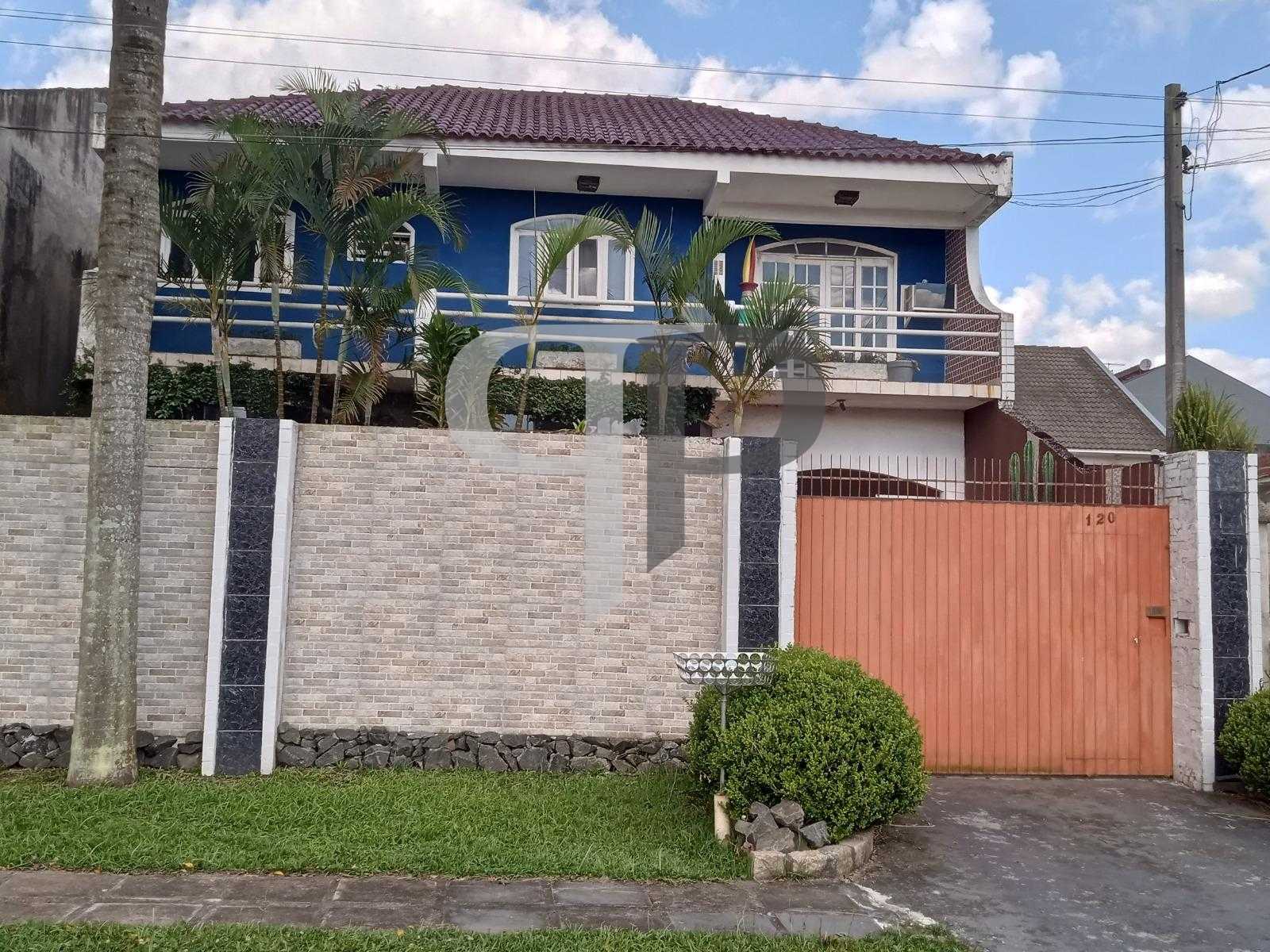 Casa ampla em Santa Felicidade com piscina, edícula e lazer co...