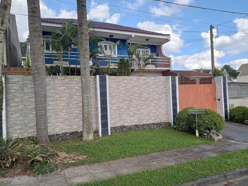 Casa ampla em Santa Felicidade com piscina, edícula e lazer co...