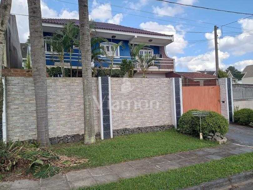 Casa ampla em Santa Felicidade com piscina, edícula e lazer co...