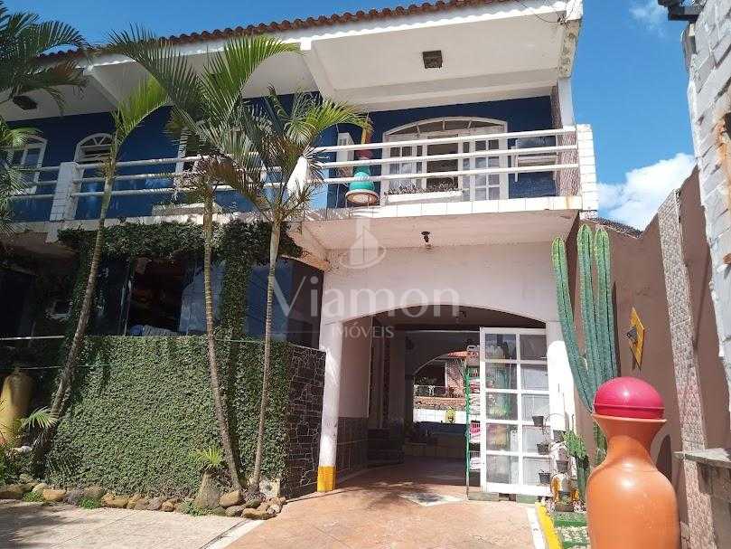 Casa ampla em Santa Felicidade com piscina, edícula e lazer co...