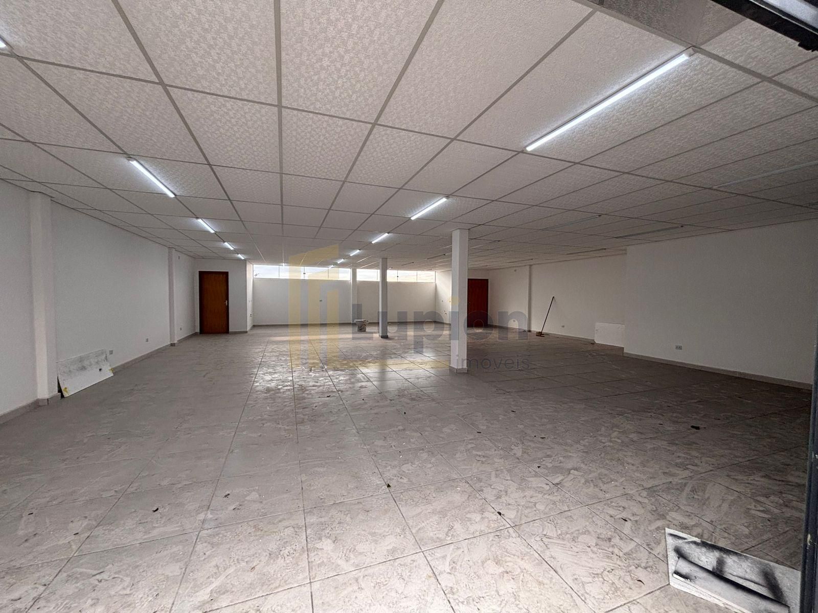 Loja ampla 200 m  em rua movimentada de Almirante Tamandaré | ...