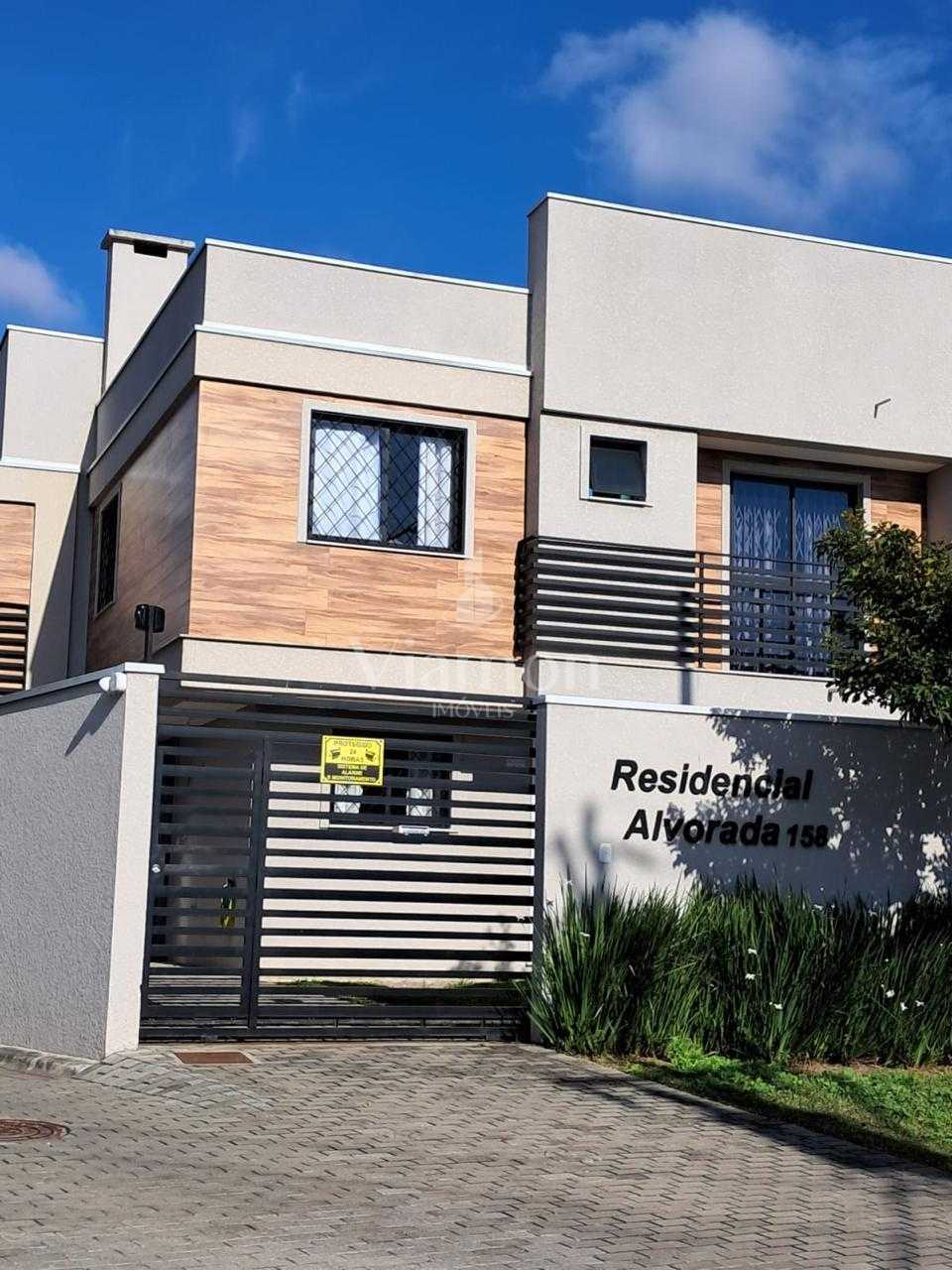 Sobrado à Venda em Condomínio Fechado  Uberaba, Curitiba PR  3...