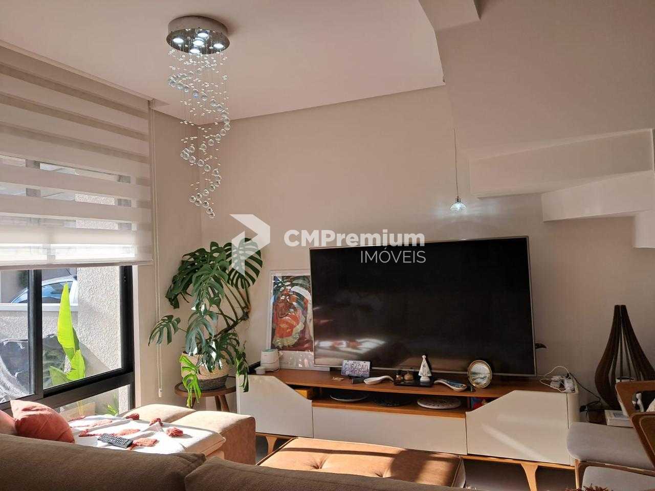 Sobrado à Venda em Condomínio Fechado  Uberaba, Curitiba PR  3...