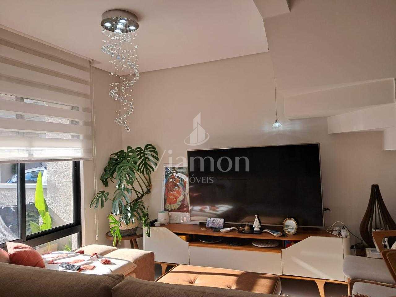 Sobrado à Venda em Condomínio Fechado  Uberaba, Curitiba PR  3...