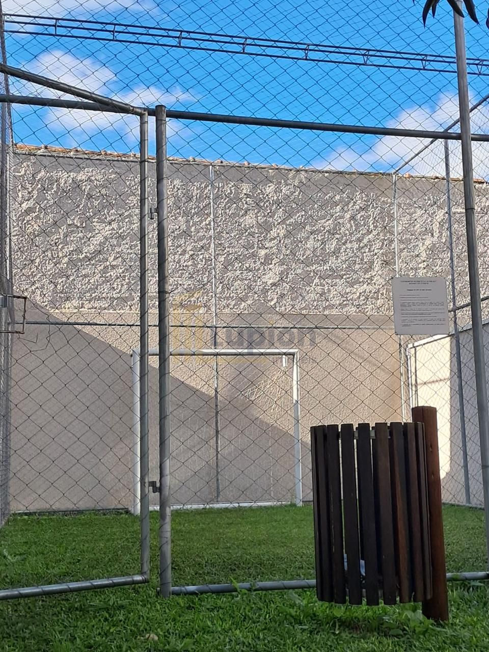 Sobrado à Venda em Condomínio Fechado  Uberaba, Curitiba PR  3...