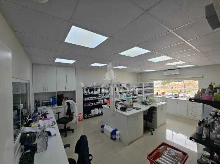 Fábrica de Cosméticos com 815m  por R 2,8 mi  Barracão com pl...