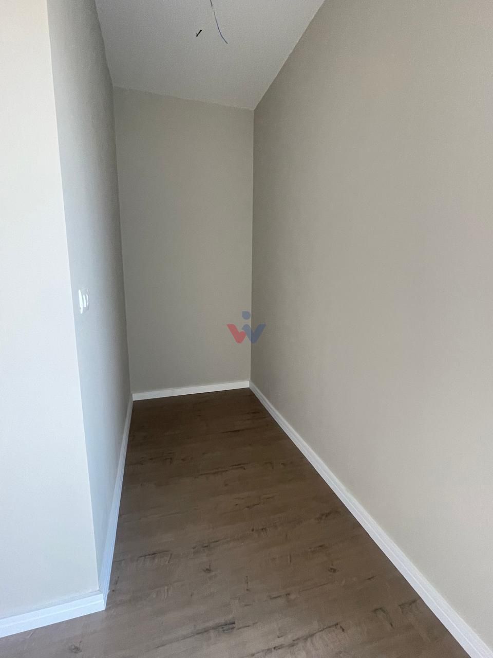 Sobrado com Quintal, 2 Quartos e Excelente Acabamento  Perto d...