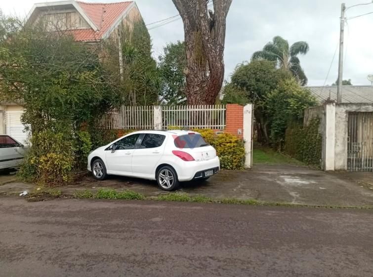 Terreno plano de 370m  com casa de alvenaria no Cajuru, ótimo ...
