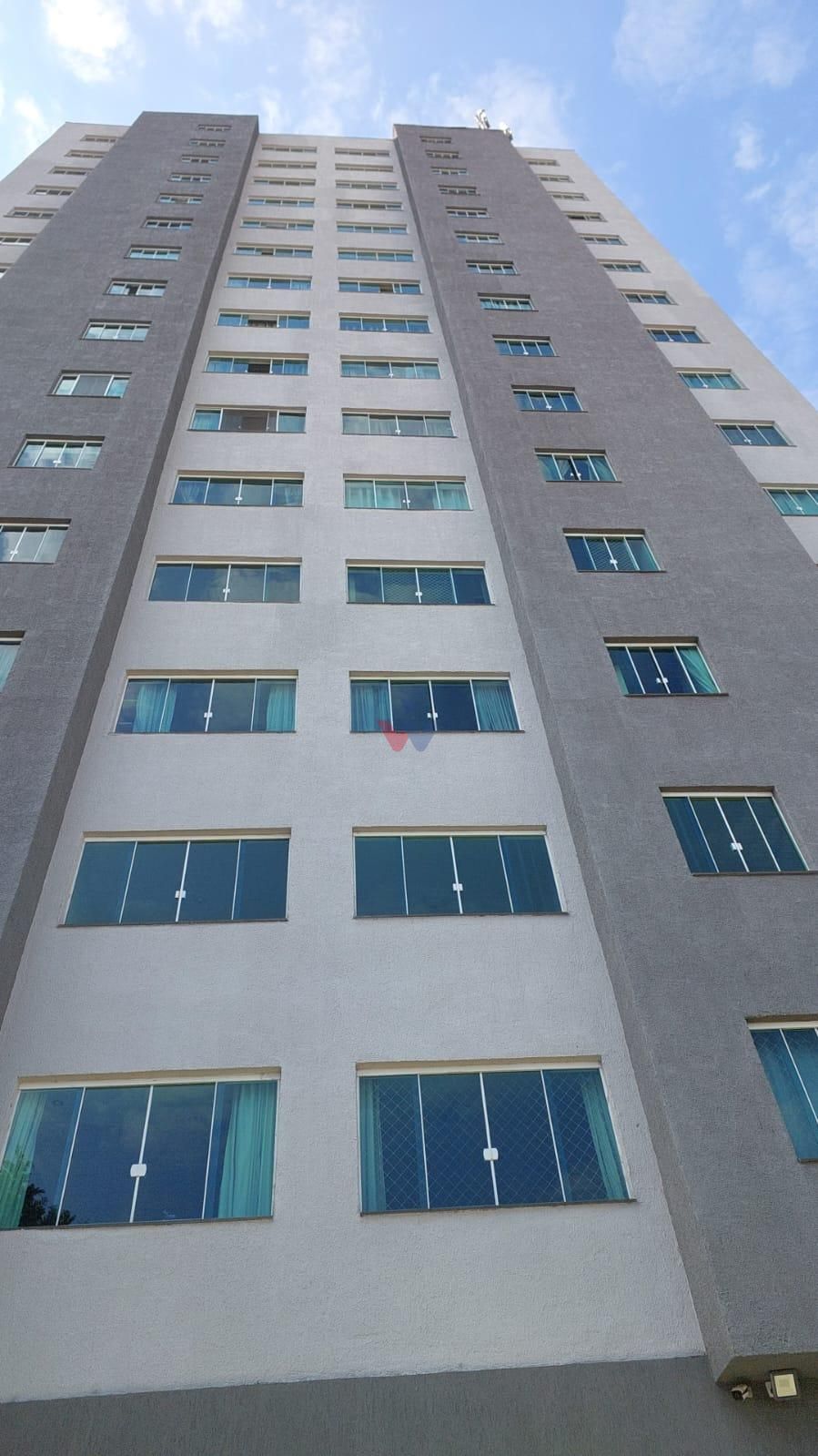 Apartamento 2 Dormitórios à Venda no Capão Raso  Reformado e P...