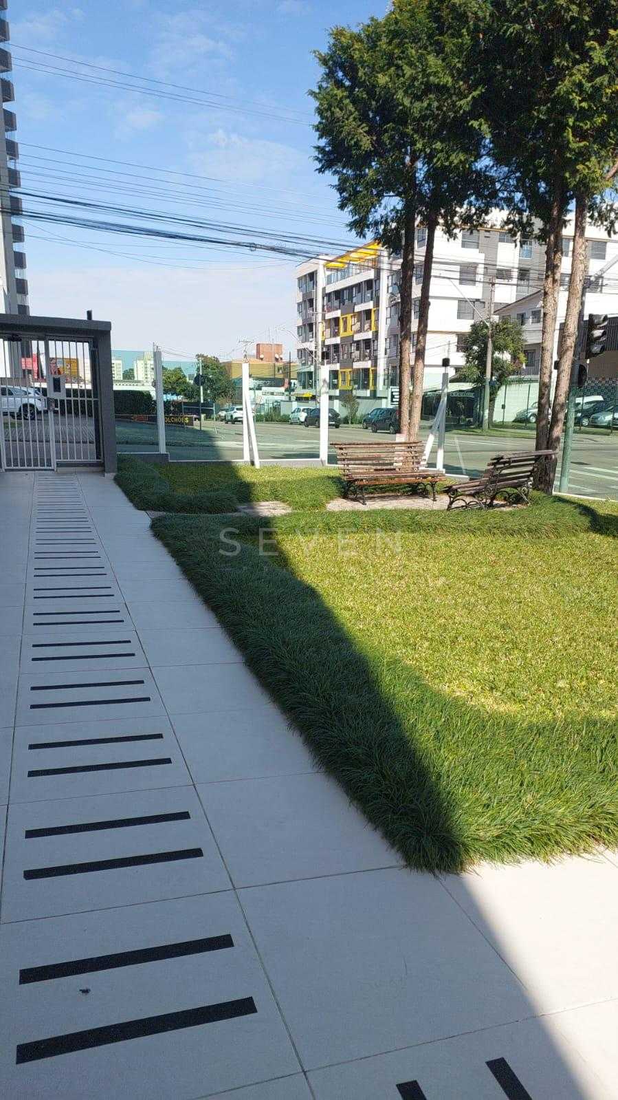 Apartamento 2 Dormitórios à Venda no Capão Raso  Reformado e P...