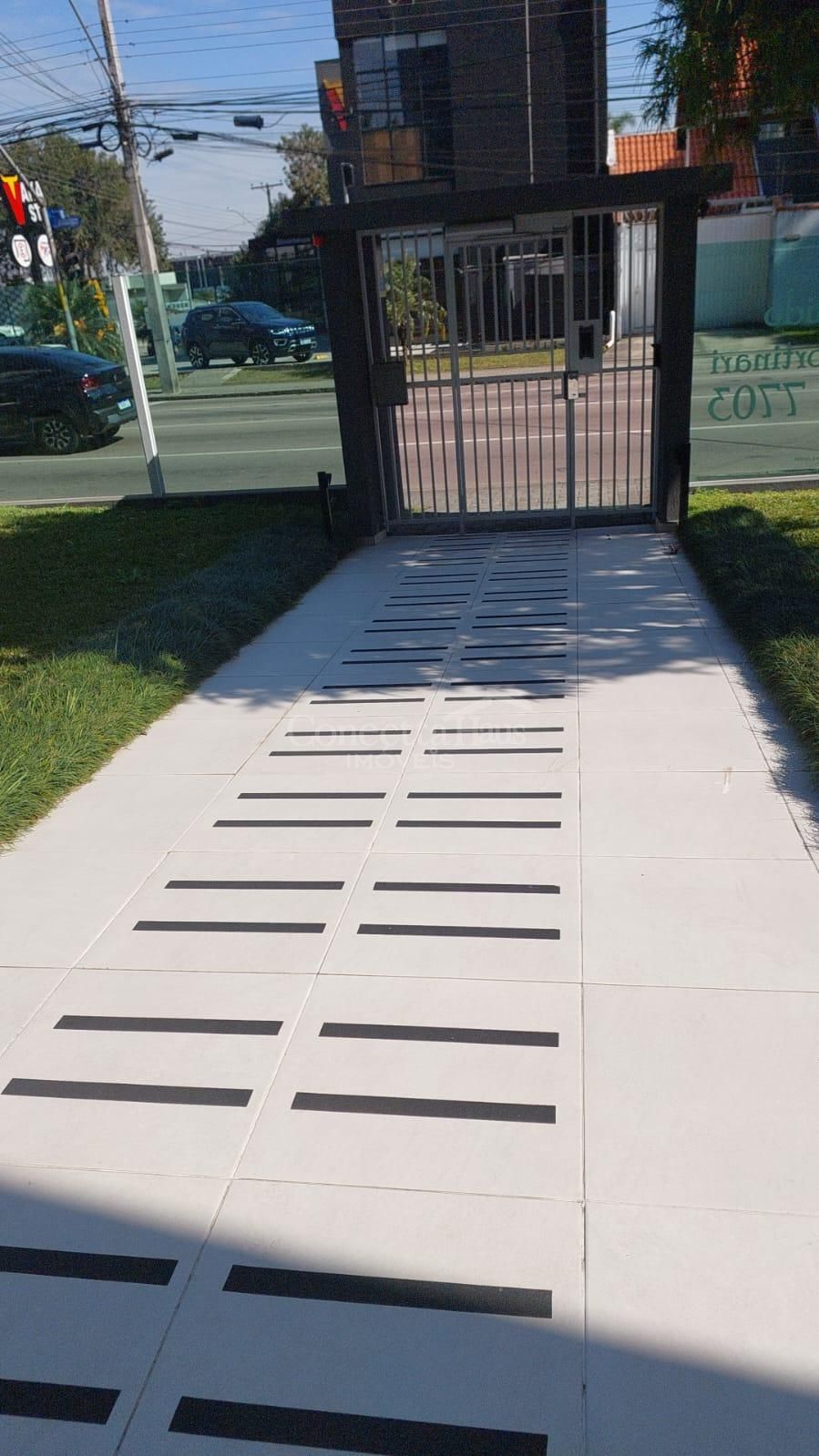 Apartamento 2 Dormitórios à Venda no Capão Raso  Reformado e P...