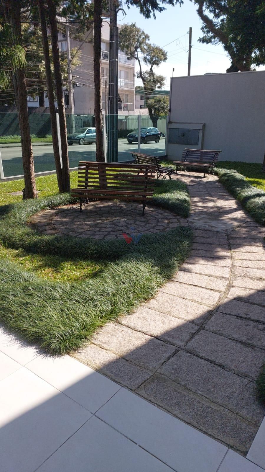 Apartamento 2 Dormitórios à Venda no Capão Raso  Reformado e P...