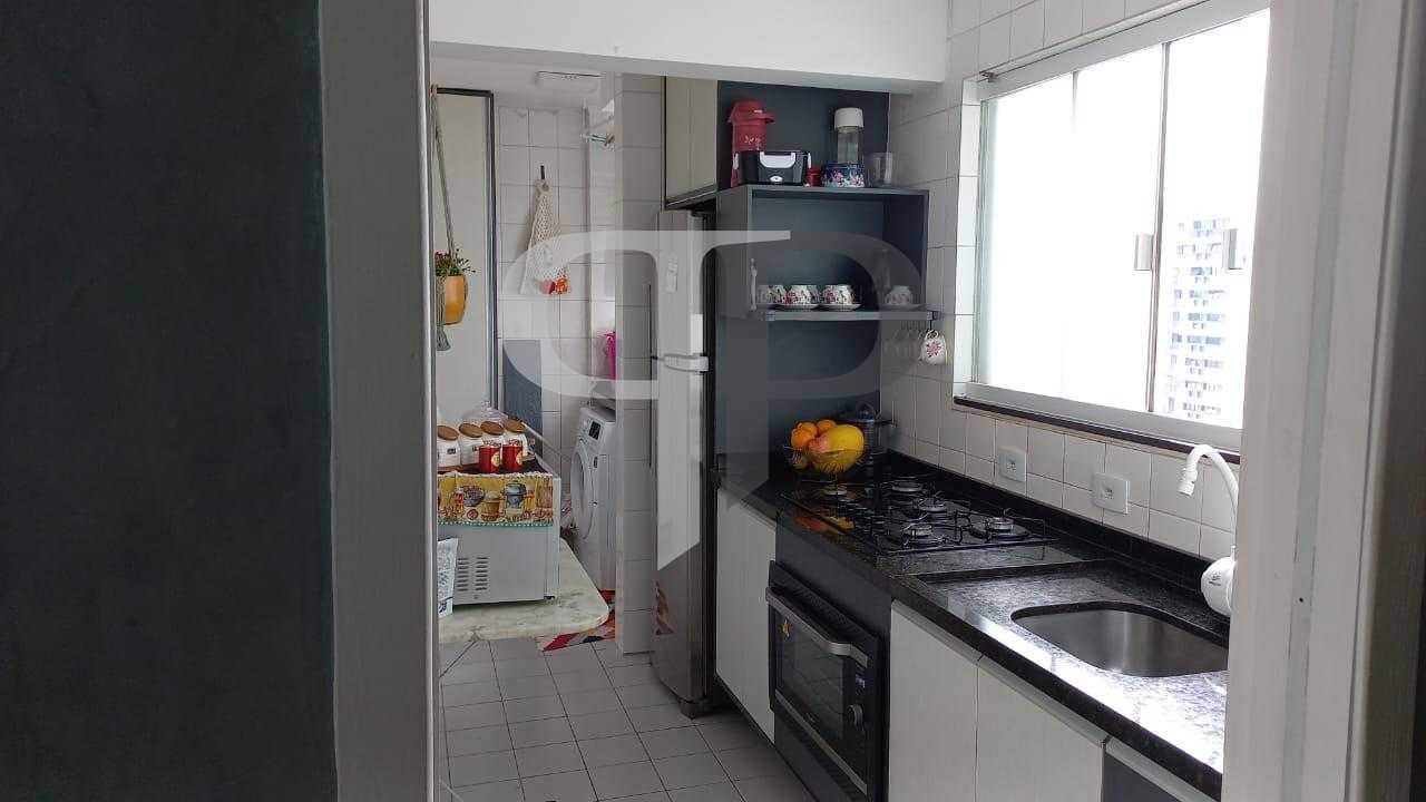 Apartamento de 53m² Reformado com 2 Quartos e Mobiliado. Pront...