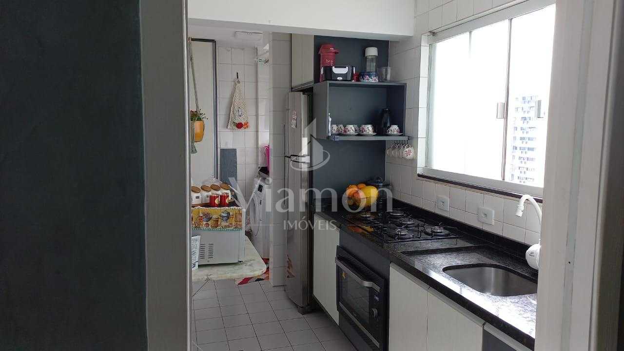 Apartamento de 53m² Reformado com 2 Quartos e Mobiliado. Pront...