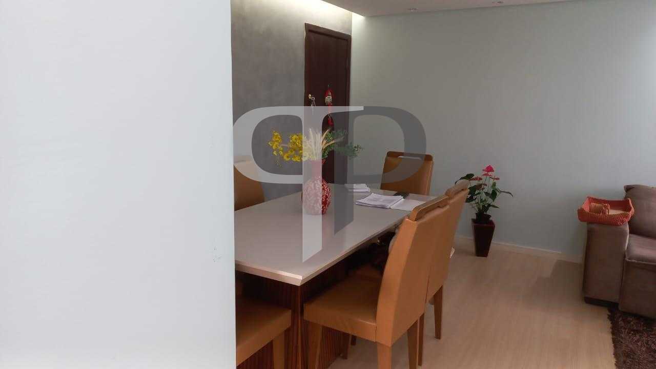 Apartamento de 53m² Reformado com 2 Quartos e Mobiliado. Pront...