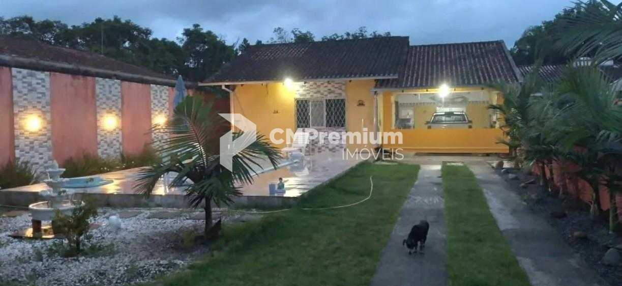 Casa em Guaratuba com Piscina, Edícula e Espaço Gourmet, 700m ...