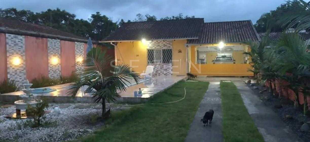 Casa em Guaratuba com Piscina, Edícula e Espaço Gourmet, 700m ...