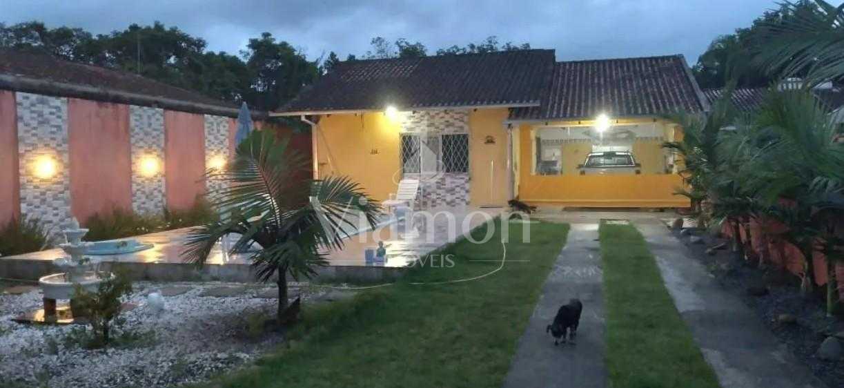 Casa em Guaratuba com Piscina, Edícula e Espaço Gourmet, 700m ...