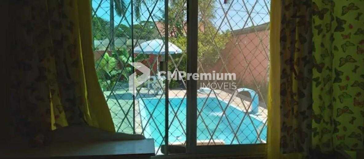 Casa em Guaratuba com Piscina, Edícula e Espaço Gourmet, 700m ...