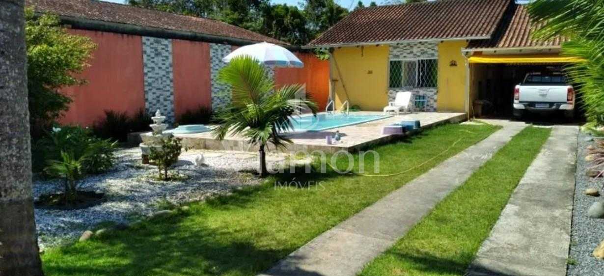 Casa em Guaratuba com Piscina, Edícula e Espaço Gourmet, 700m ...