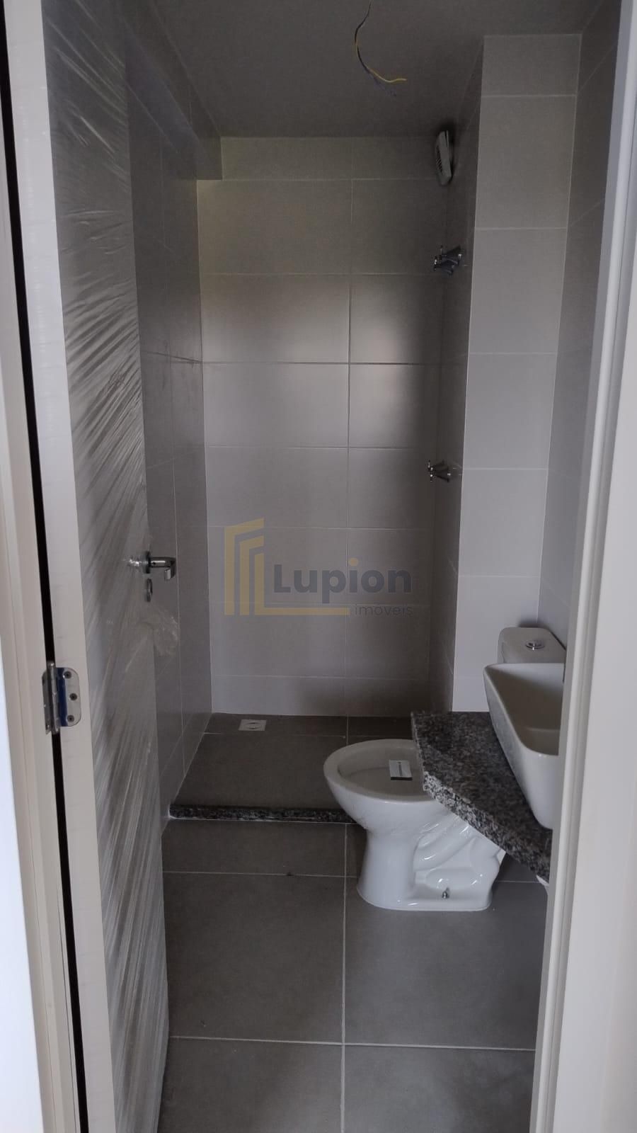 Apartamento 3 quartos com suíte e varanda com churrasqueira  V...