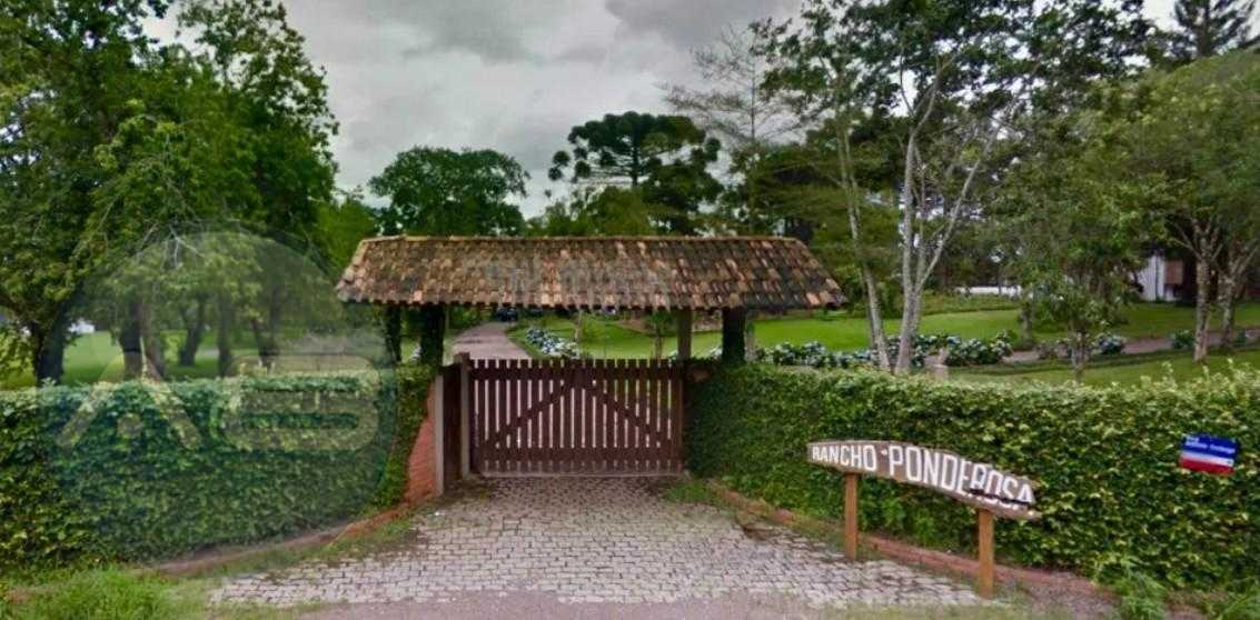 Espetacular propriedade com casas, salões, piscinas e lagos  l...