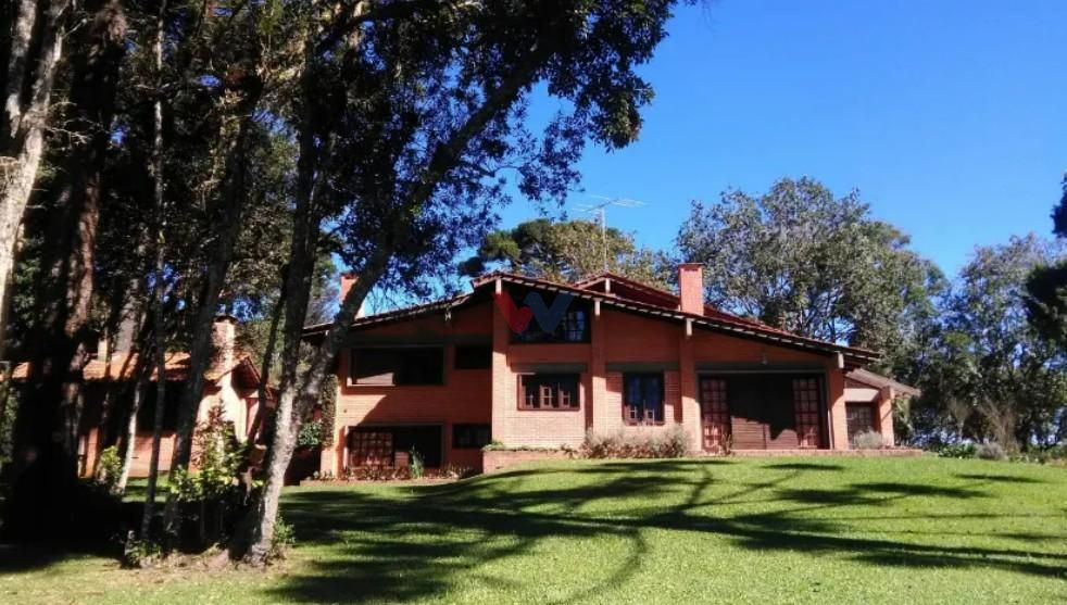 Espetacular propriedade com casas, salões, piscinas e lagos  l...